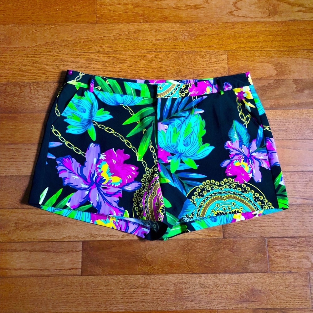 Jennifer Lopez 🌺 Floral Polyester Dress Shorts
